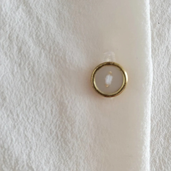 Club Monaco 100% silk blouse cream color with gold white buttons size S/P - Picture 3 of 8